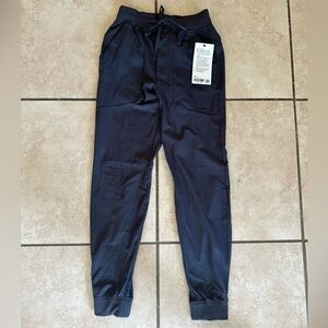 NWT Lululemon ABC Jogger shorter length